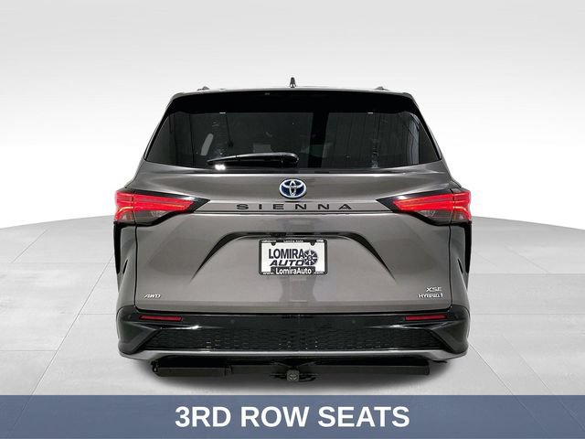 Used 2022 Toyota Sienna XSE AWD/4WD image 9