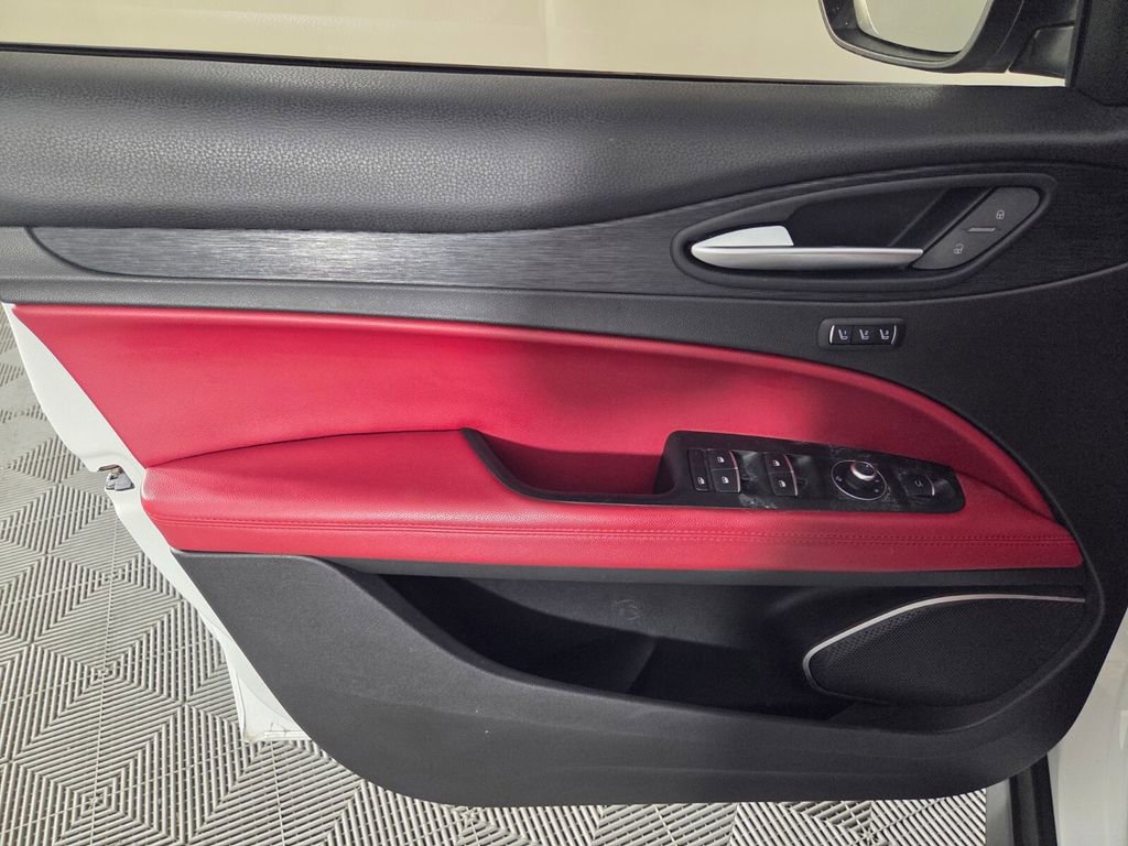Used 2020 Alfa Romeo Stelvio image 22
