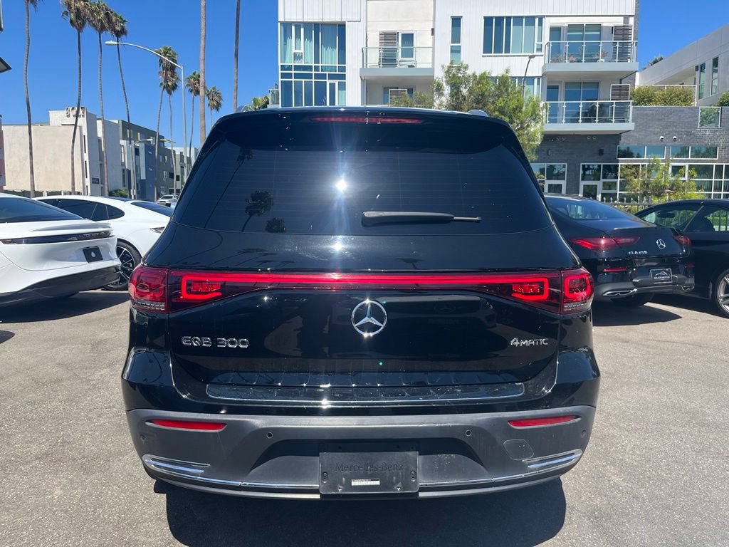 Used 2023 Mercedes-Benz EQB 300 4MATIC w/ Exclusive Package image 6