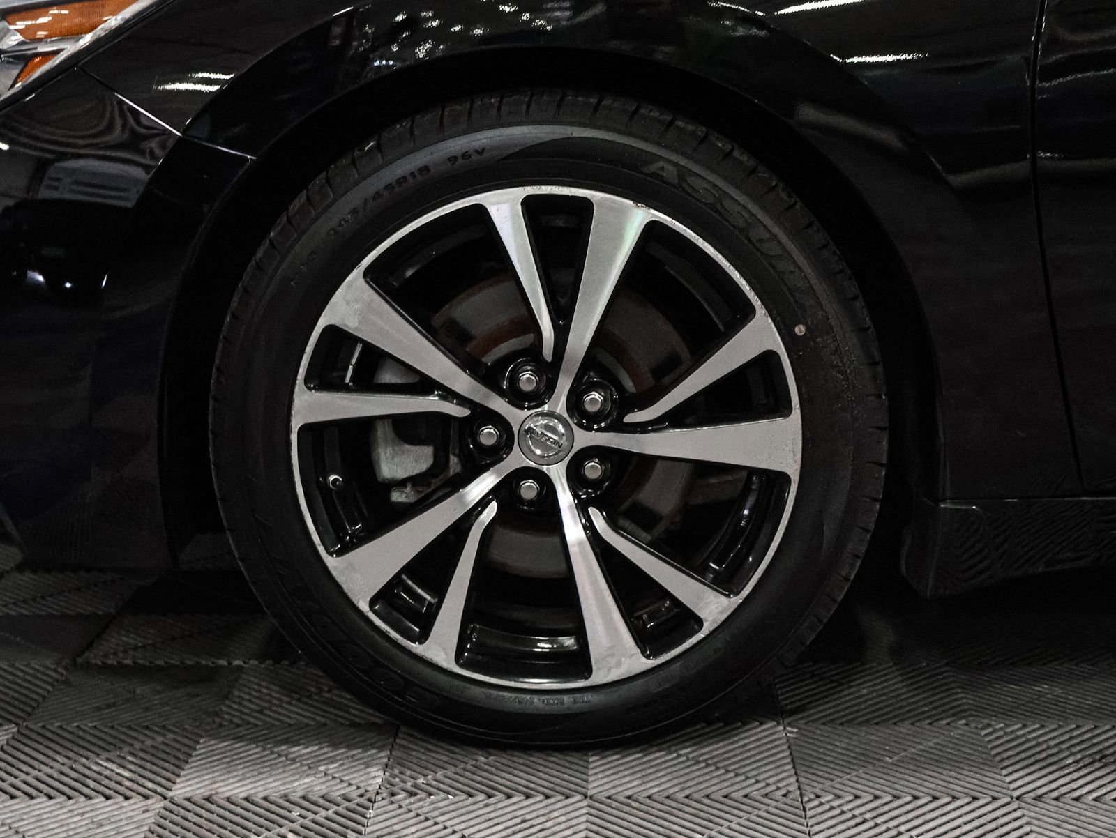 Used 2018 Nissan Maxima Platinum FWD image 18