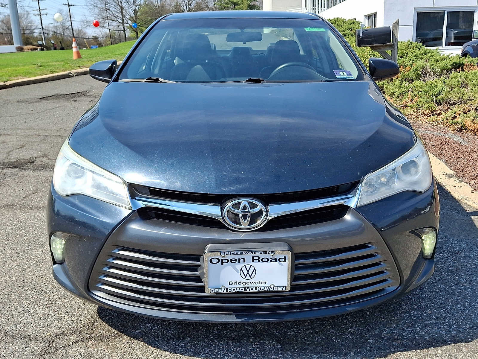 Used 2015 Toyota Camry XLE image 2