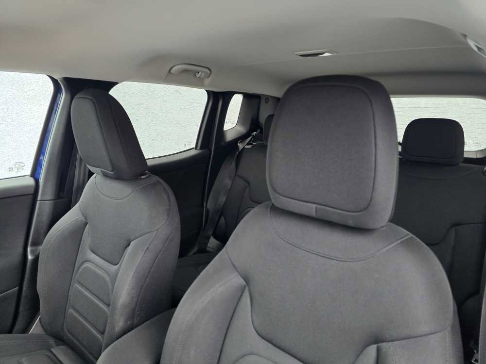 Used 2019 Jeep Renegade Latitude w/ Cold Weather Group AWD/4WD image 25