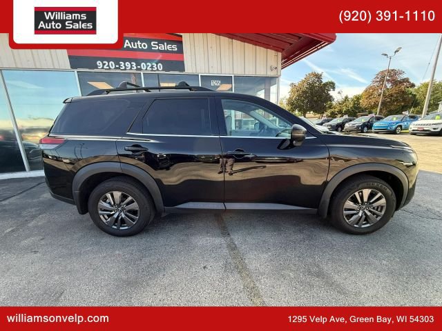Used 2023 Nissan Pathfinder SV AWD/4WD image 2