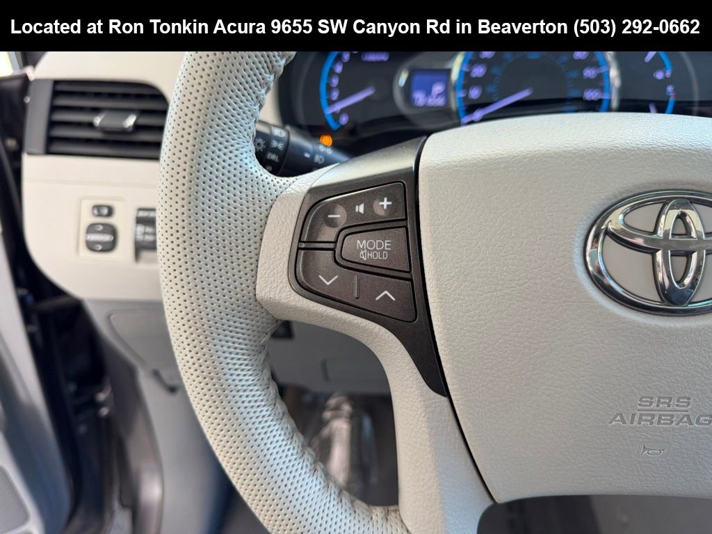 Used 2011 Toyota Sienna XLE image 17