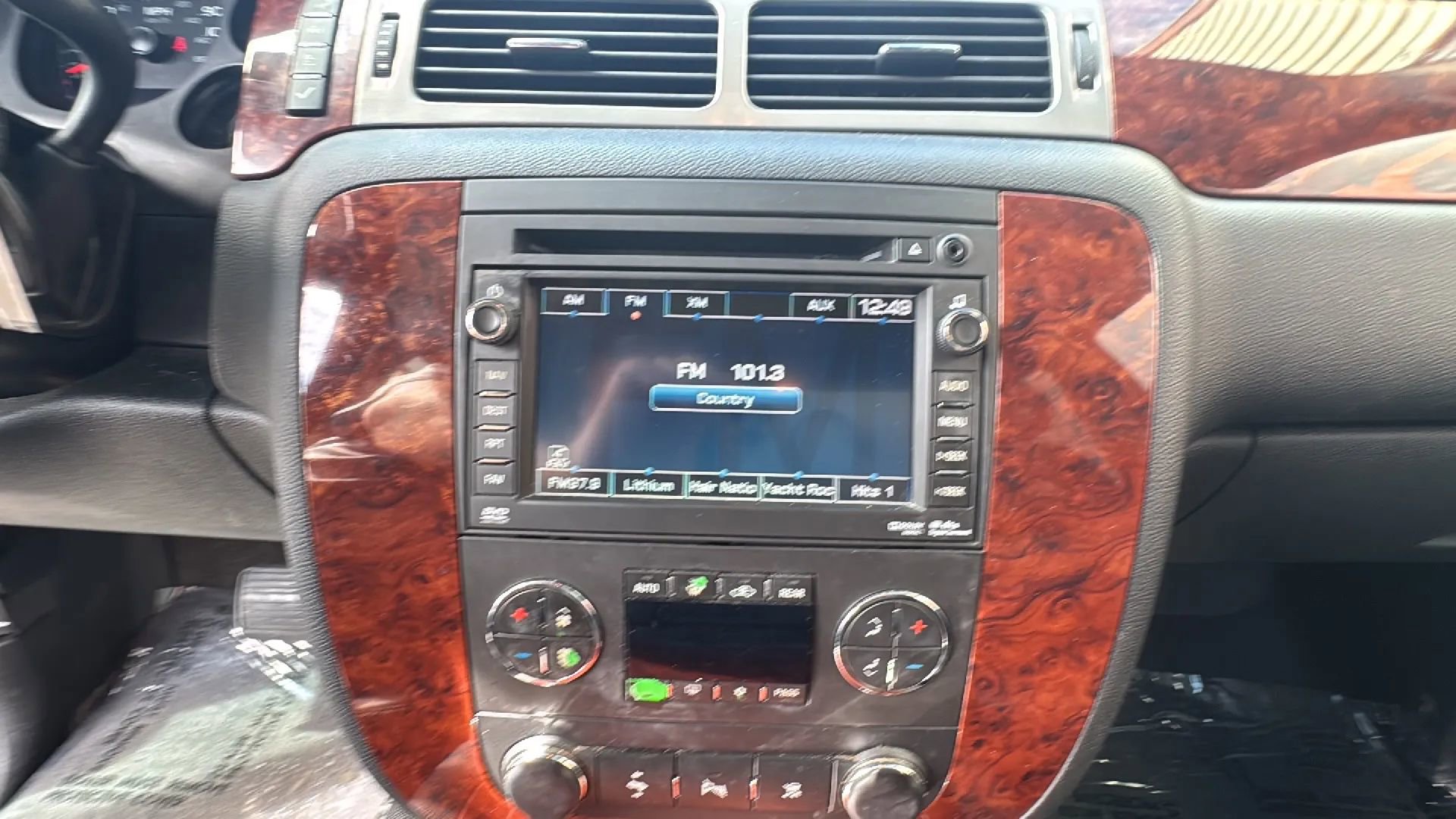 Used 2010 Chevrolet Tahoe LTZ image 23