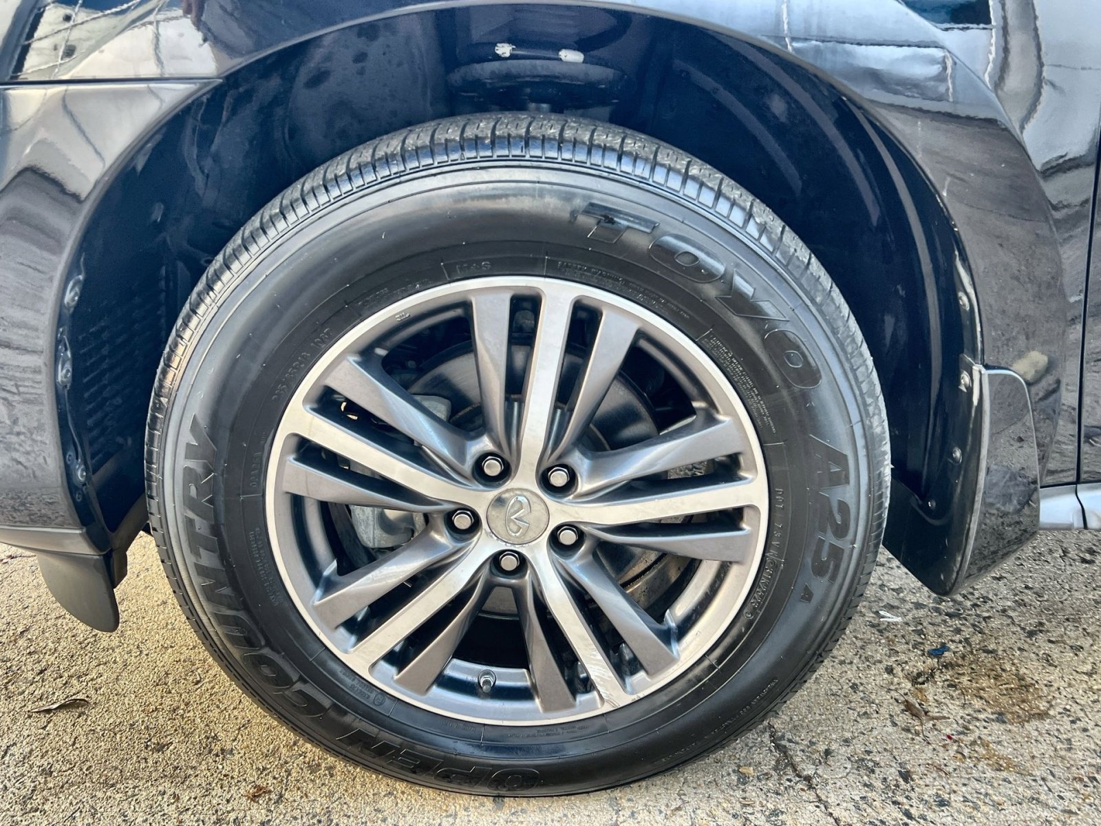 Used 2019 INFINITI QX60 Luxe w/ Essential Package image 12