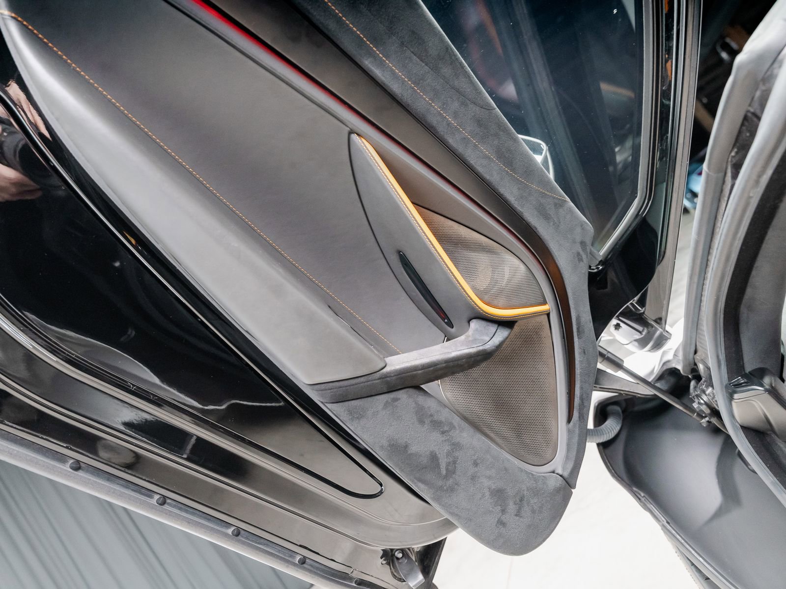 Used 2019 McLaren 720S Performance RWD image 57