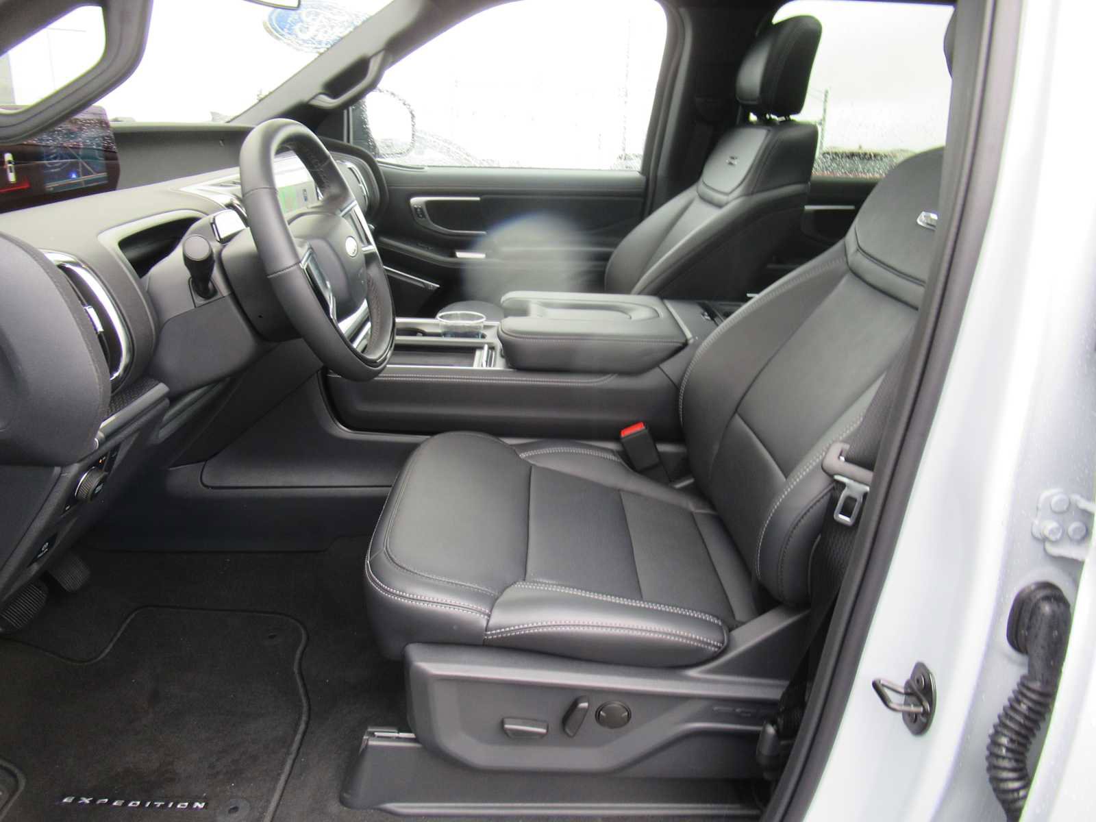 New 2025 Ford Expedition Max Platinum w/ Stealth Performance Package image 11