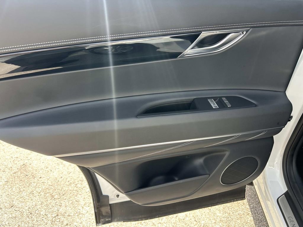 Used 2025 Genesis GV80 2.5T Standard AWD/4WD image 23