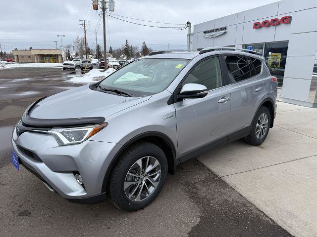 Used 2018 Toyota RAV4 XLE image 3