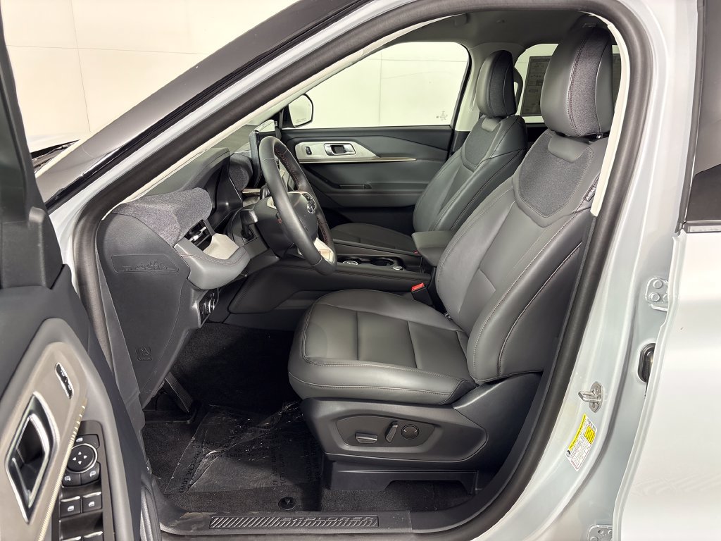 New 2026 Ford Explorer Active w/ Active Comfort Package RWD image 28