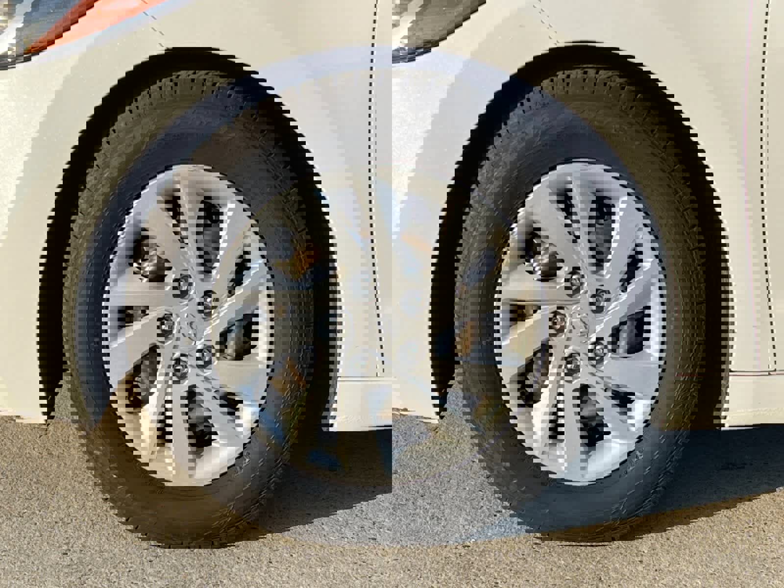 Used 2018 Hyundai Elantra SE image 23