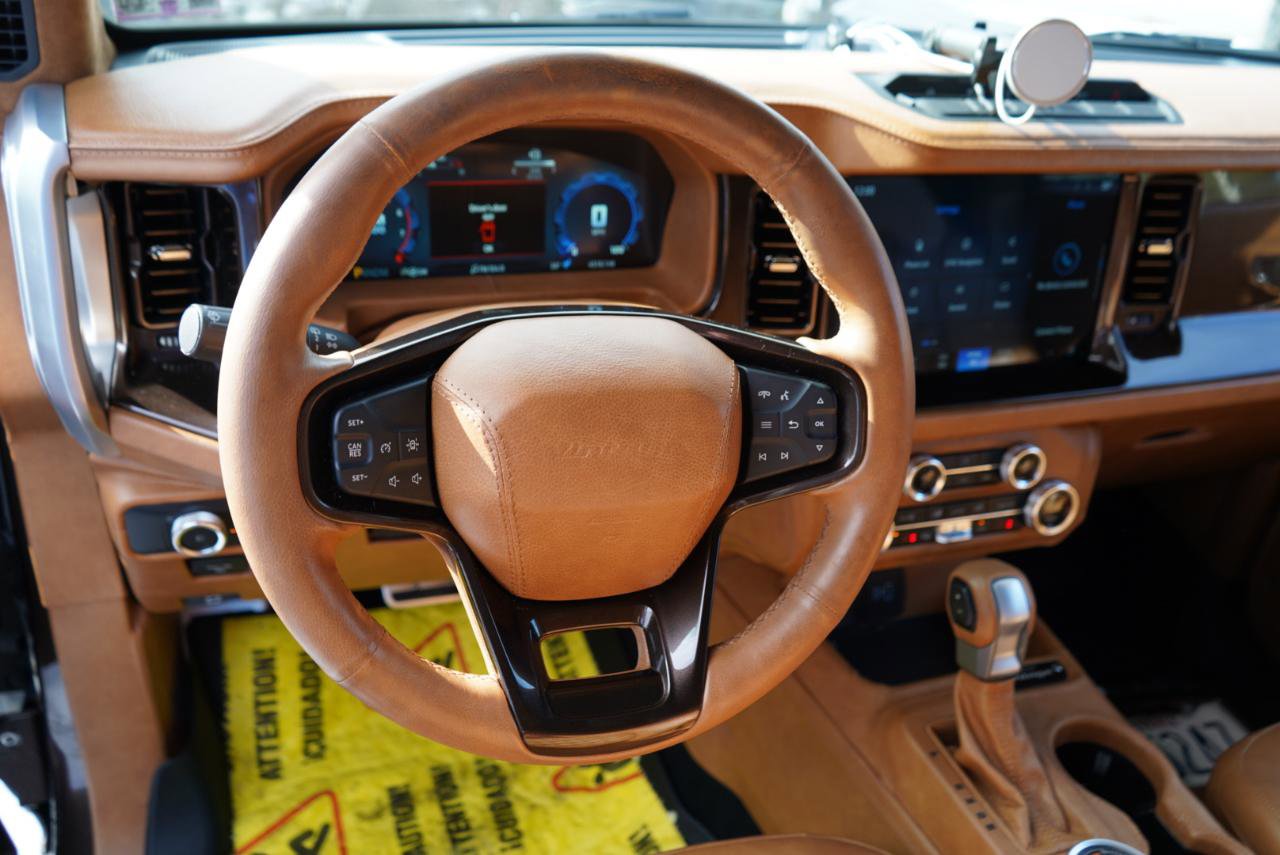 Used 2025 Ford Bronco Badlands image 45