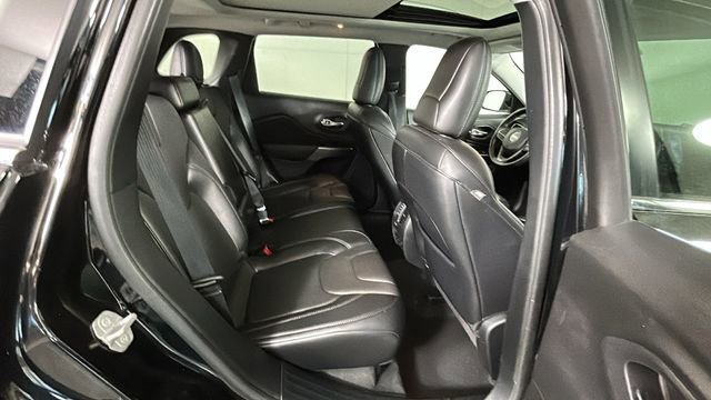 Used 2020 Jeep Cherokee Limited AWD/4WD image 31