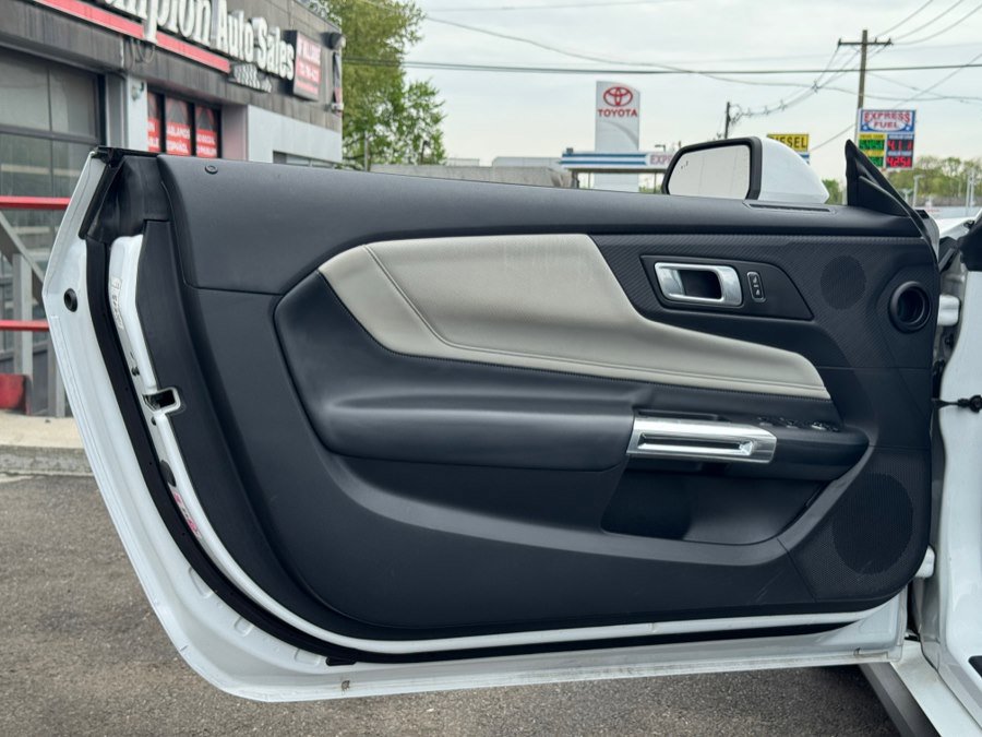 Used 2024 Ford Mustang Premium RWD image 33