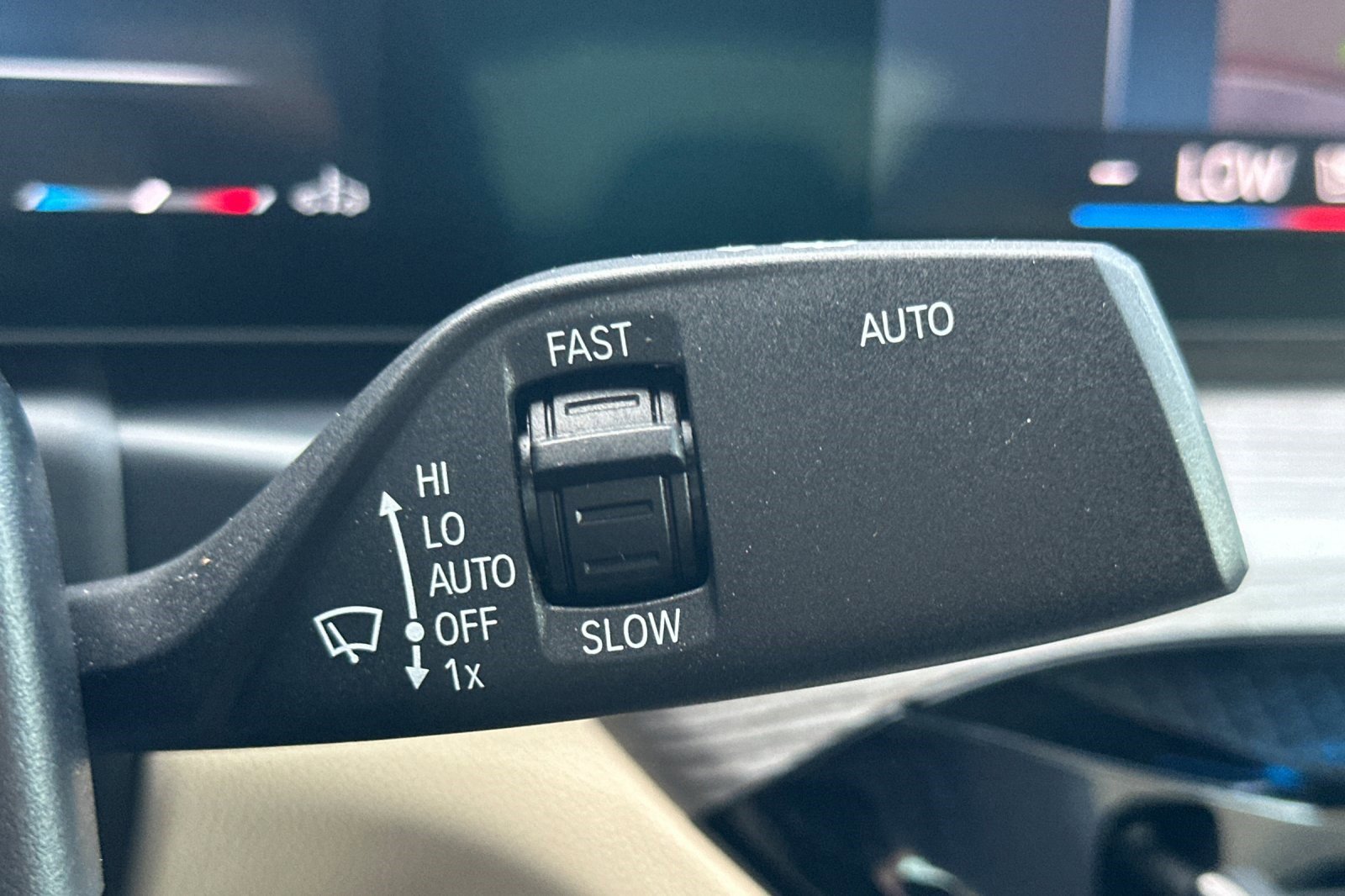 Used 2025 BMW 430i Coupe w/ Convenience Package image 32