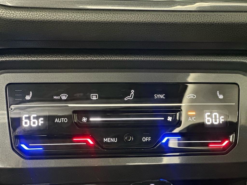 Used 2022 Volkswagen Tiguan SE image 17