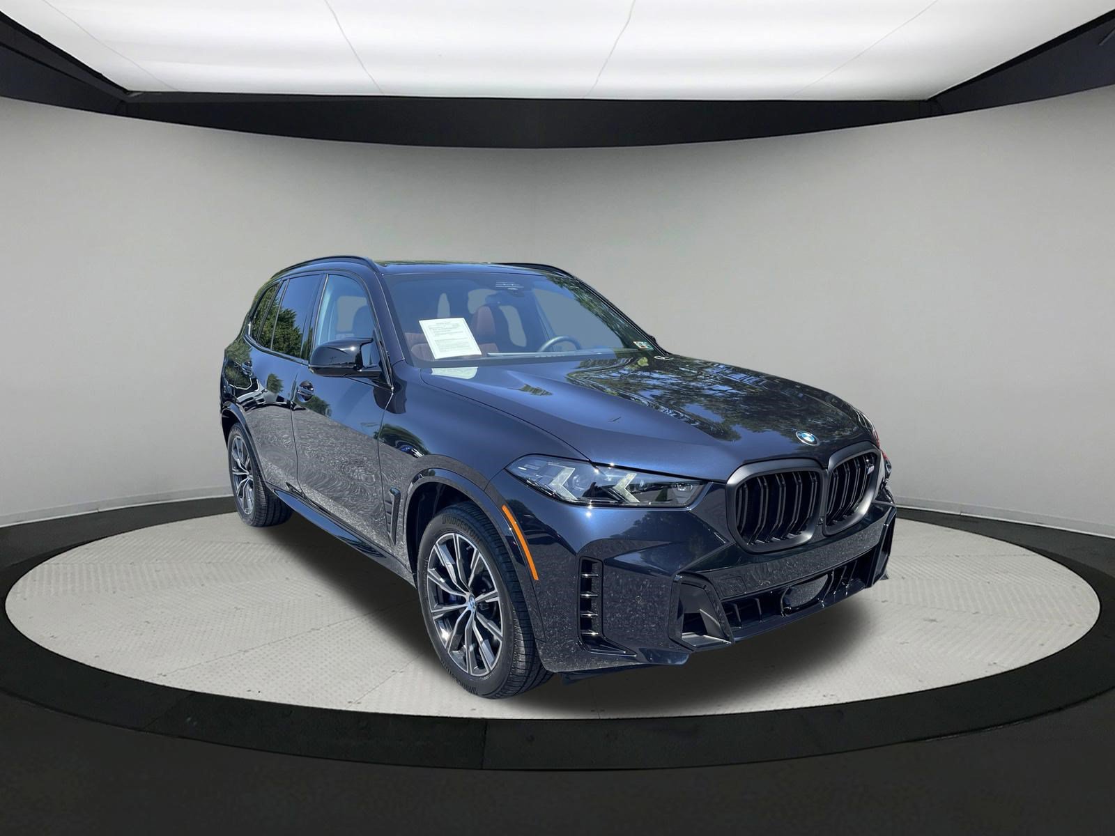 Certified 2026 BMW X5 M60i AWD/4WD image 3