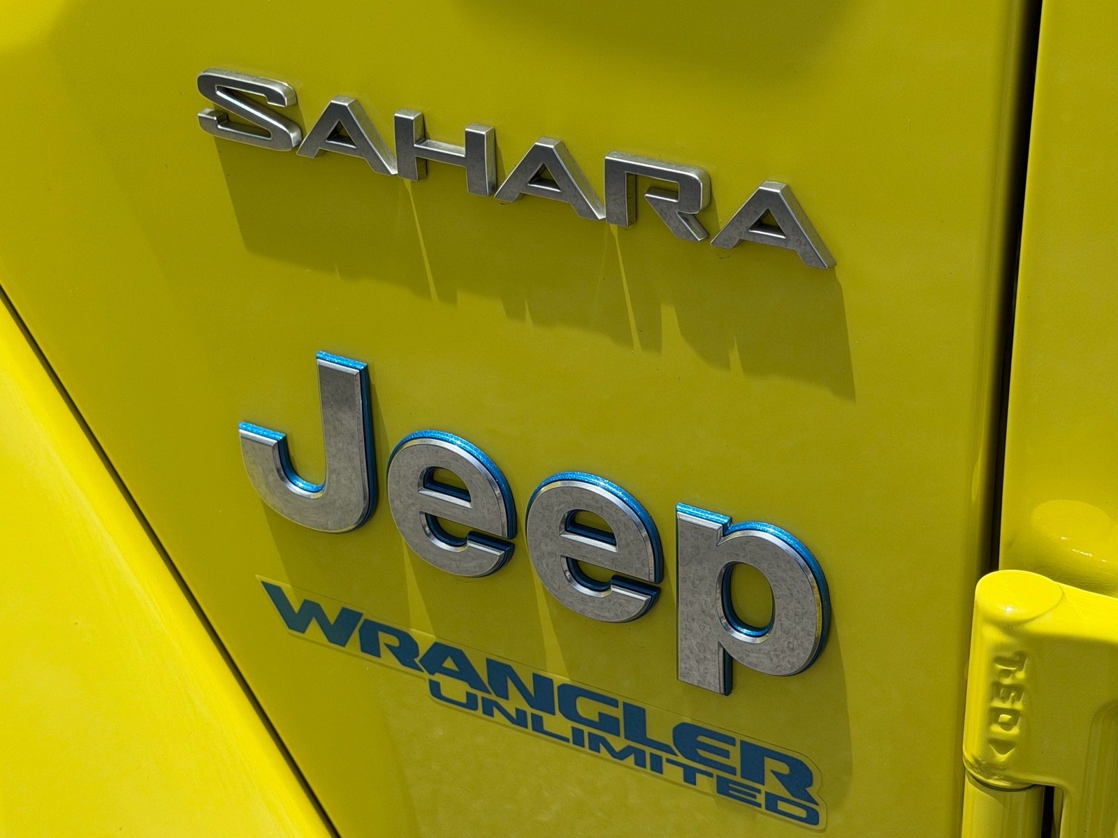 Used 2022 Jeep Wrangler Unlimited Sahara w/ Safety Group AWD/4WD image 18