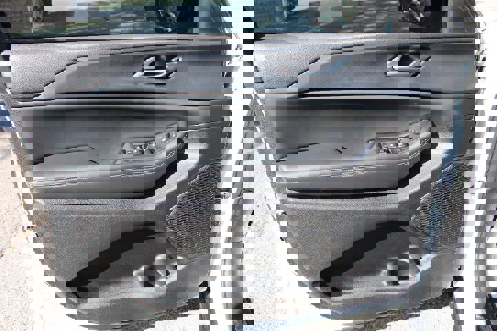 Used 2023 Jeep Grand Cherokee Altitude image 15