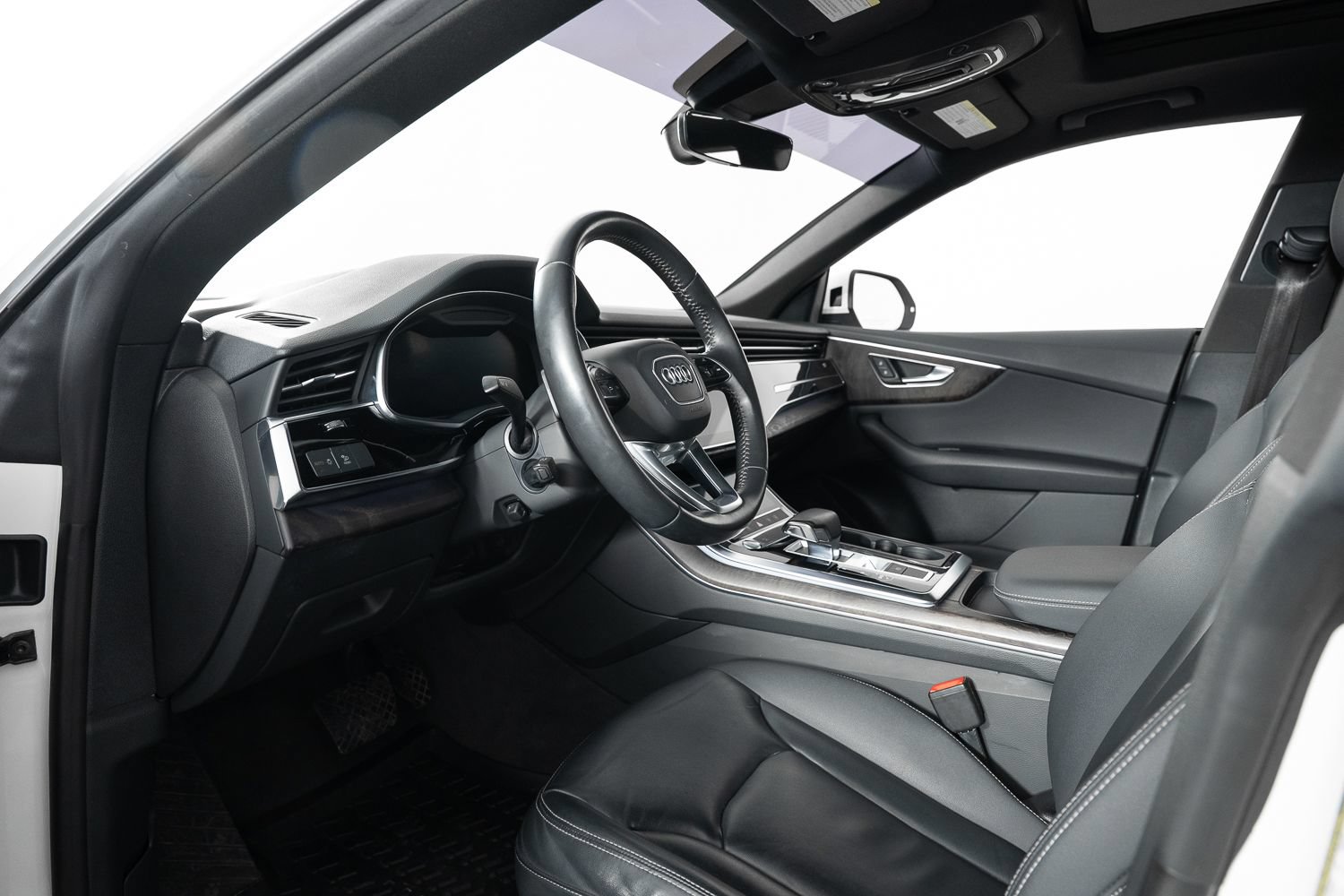 Used 2019 Audi Q8 Premium w/ Convenience Package AWD/4WD image 13