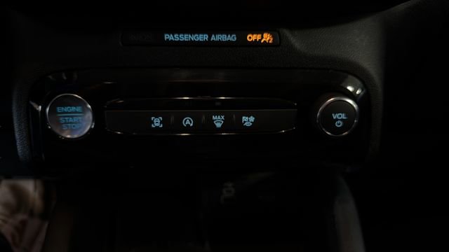 Used 2025 Ford Escape Platinum AWD/4WD image 25