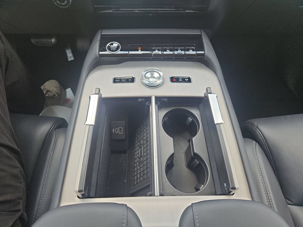 Used 2026 Lincoln Navigator Reserve AWD/4WD image 28