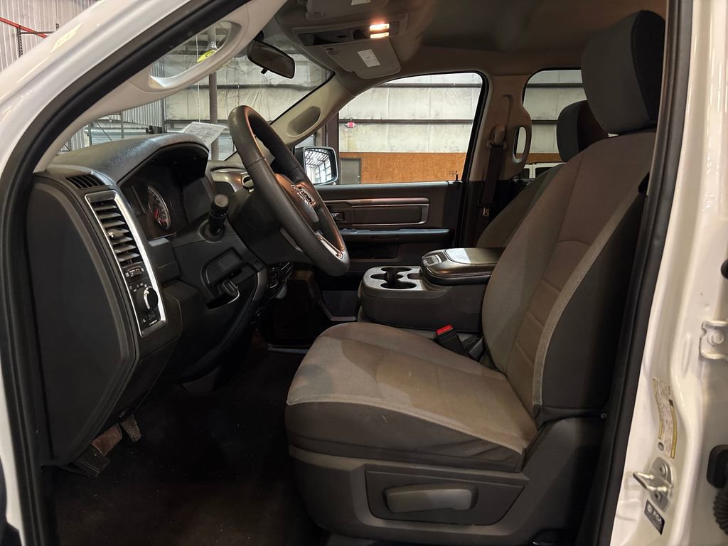 Used 2024 RAM 1500 Classic SLT image 9
