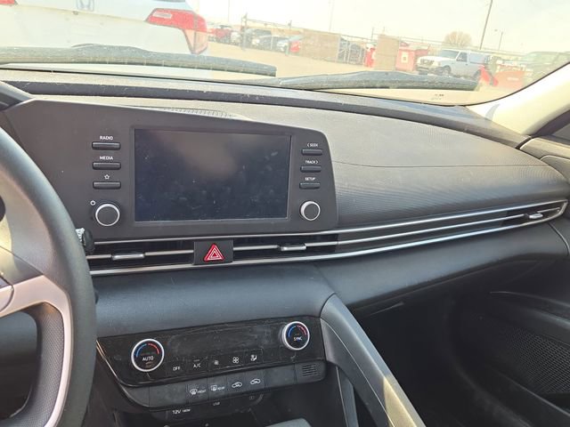 Certified 2021 Hyundai Elantra SEL image 18