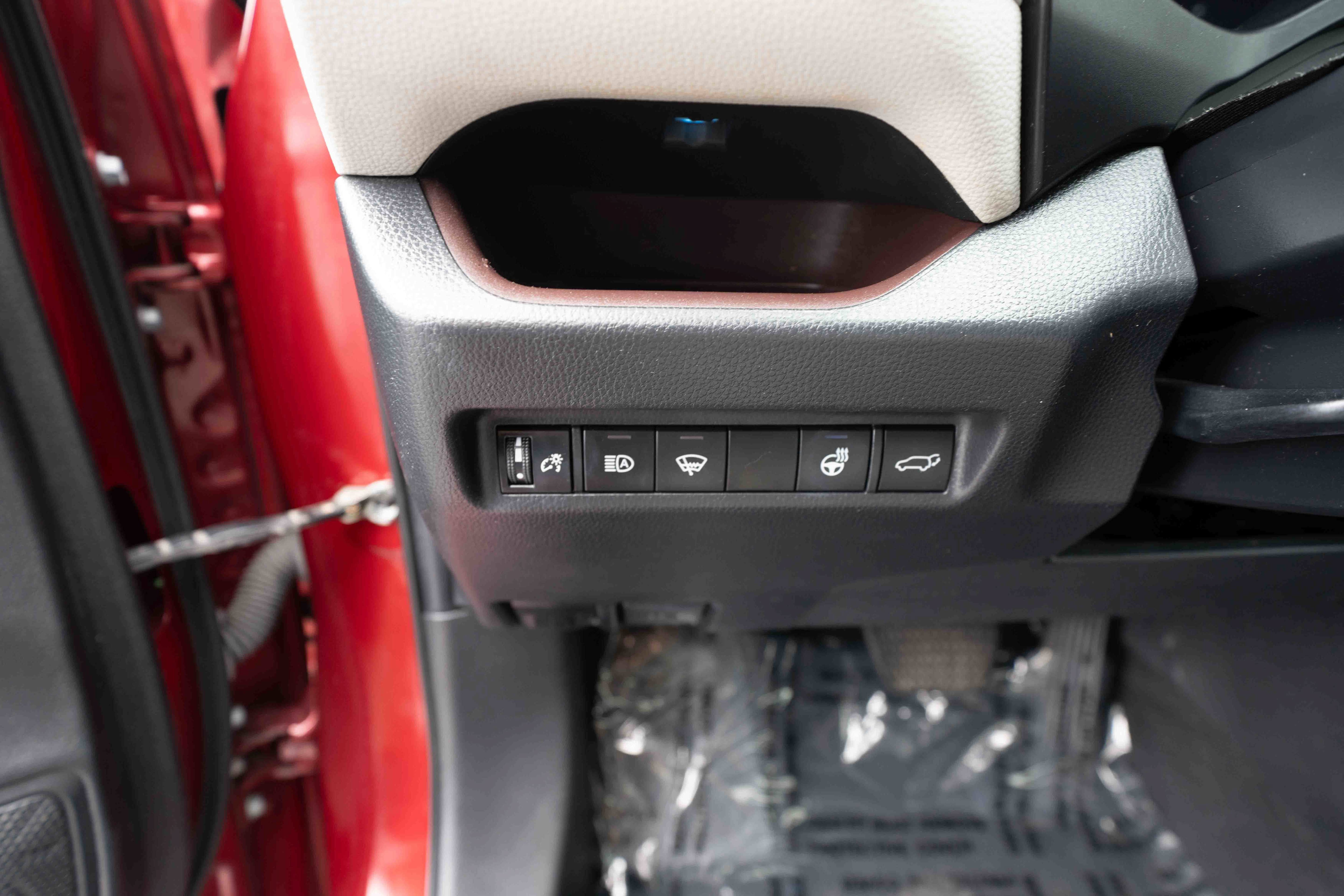 Used 2022 Toyota RAV4 Limited w/ Limited Grade Weather Package AWD/4WD image 11
