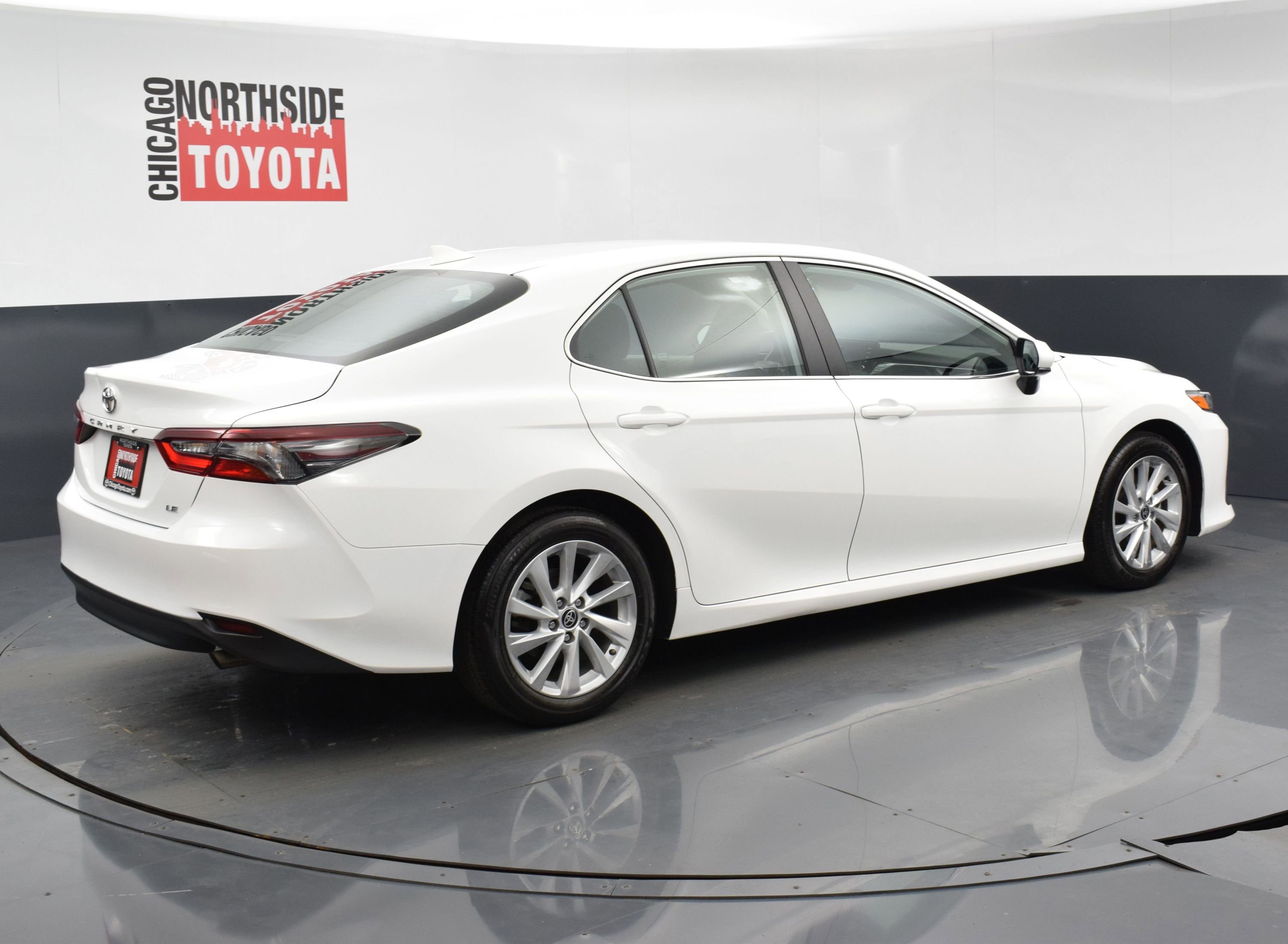 Used 2024 Toyota Camry LE FWD image 4