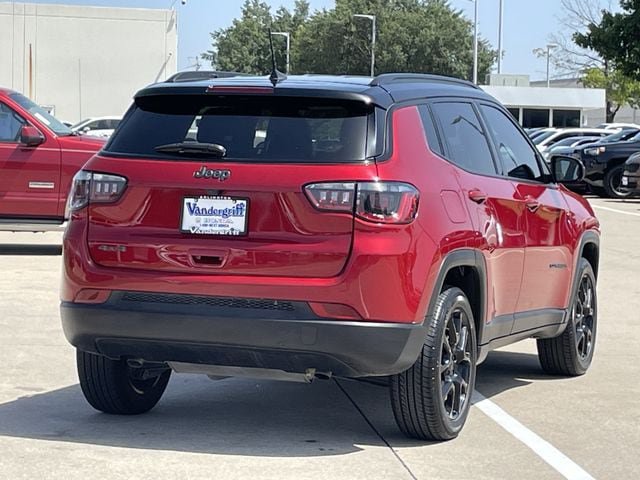 Used 2024 Jeep Compass Latitude w/ Altitude Special Edition AWD/4WD image 4
