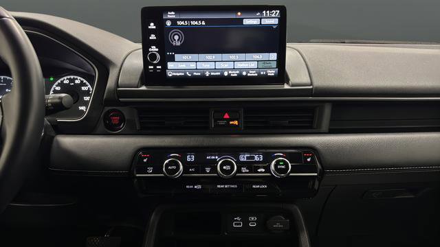 Used 2023 Honda Pilot Touring image 29