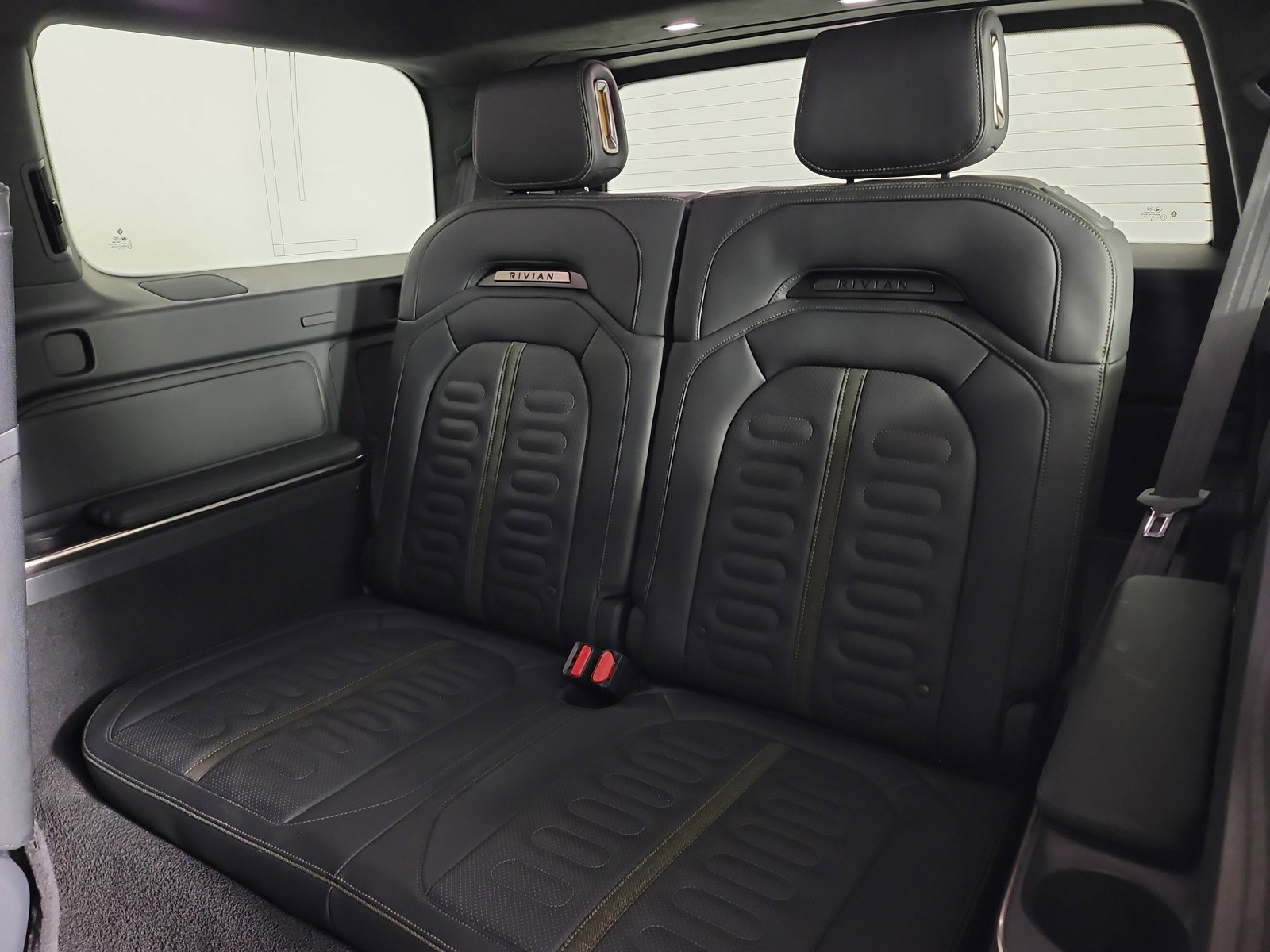 Used 2022 Rivian R1S Launch Edition image 22