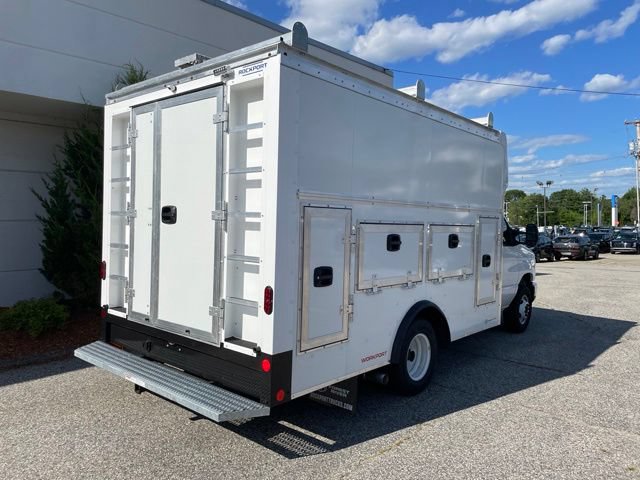 New 2027 Ford E-350 and Econoline 350 Super Duty w/ Power Equipment Group RWD image 5