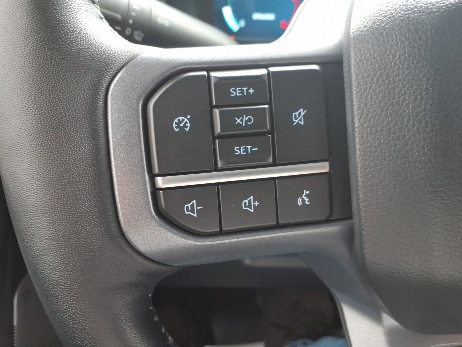 Used 2024 Ford F250 Lariat w/ FX4 Off-Road Package image 20