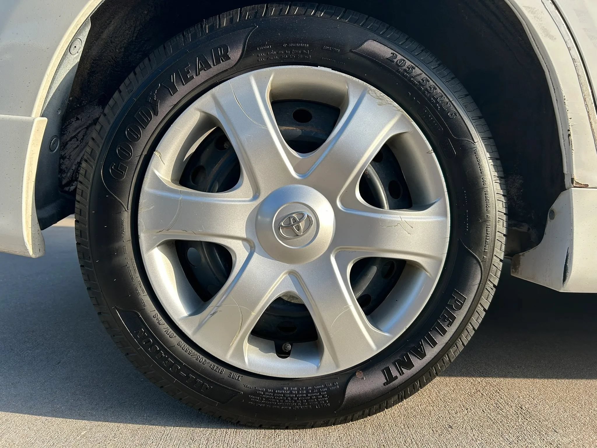 Used 2010 Toyota Matrix S FWD image 28