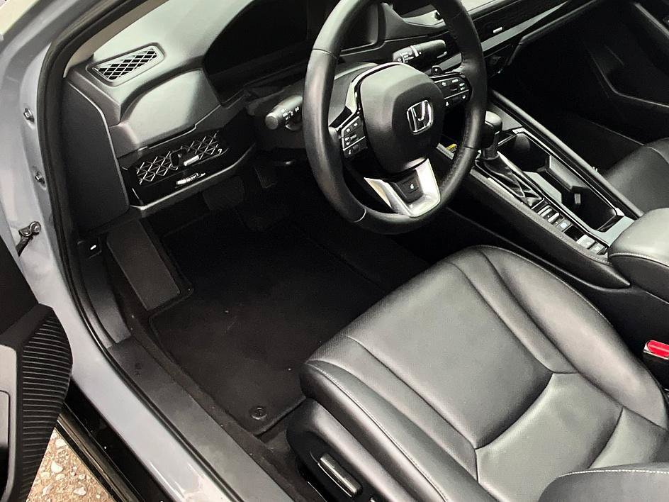 Used 2025 Honda Accord Touring image 24