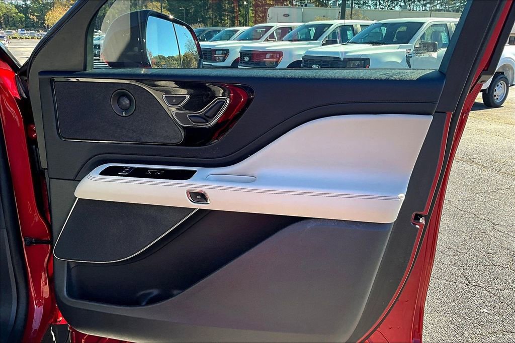 Used 2025 Lincoln Aviator Reserve w/ Jet Appearance Package image 24