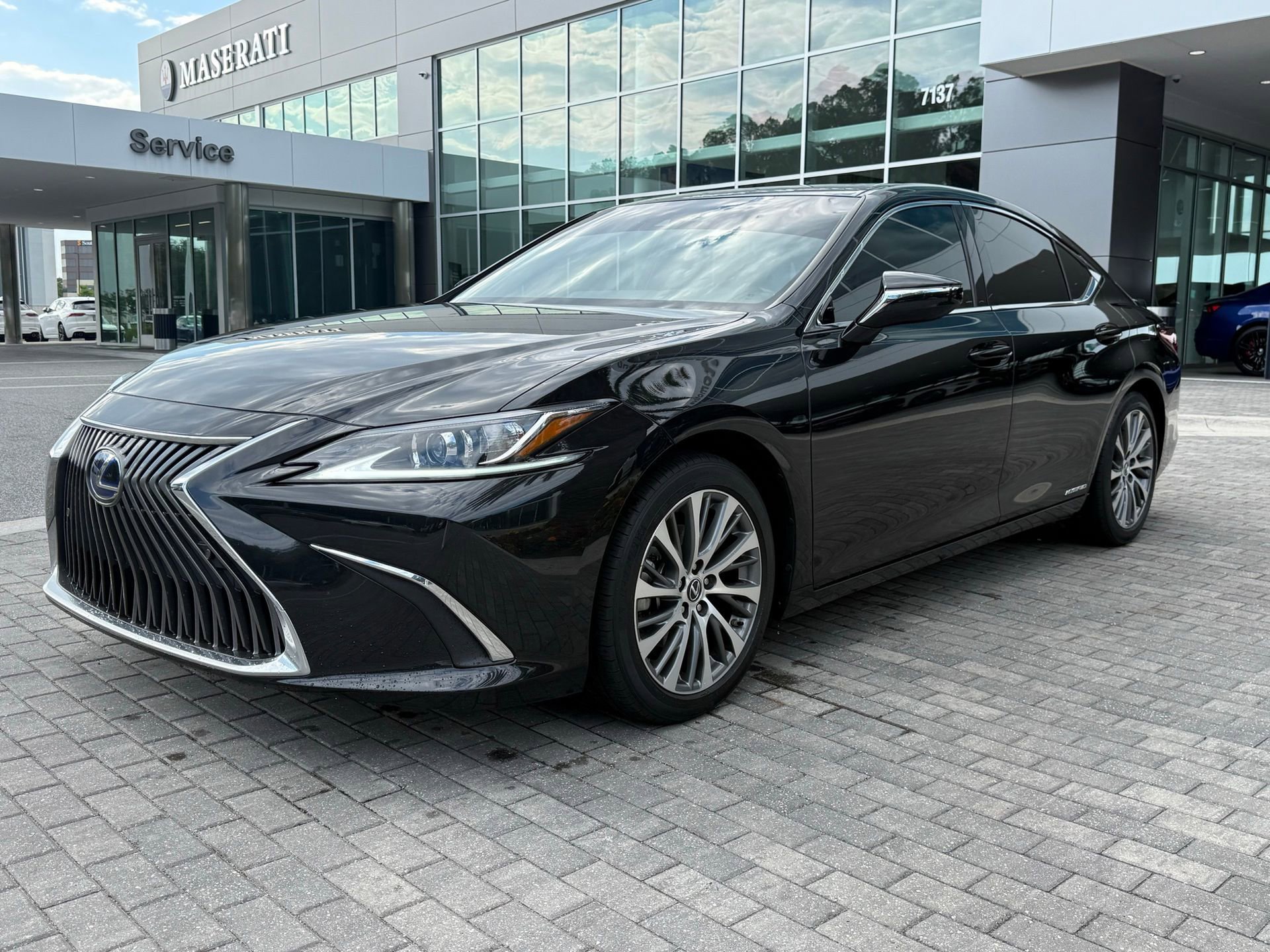 Used 2020 Lexus ES 300h w/ Premium Package FWD image 9