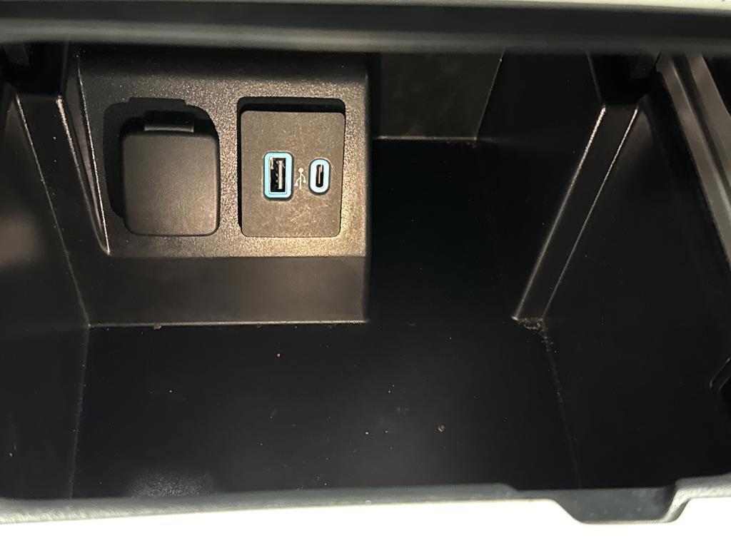 Used 2023 Ford Explorer Limited image 24