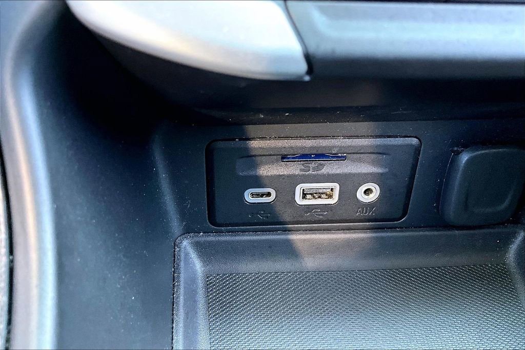 Used 2023 GMC Terrain SLT image 14