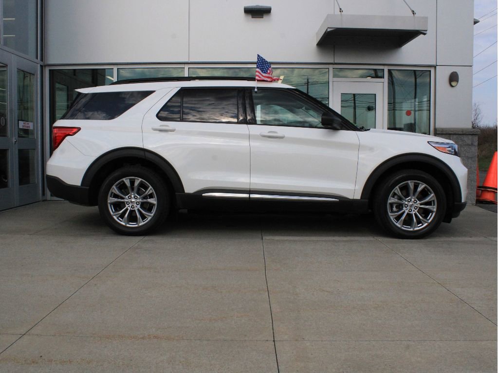 Used 2021 Ford Explorer XLT w/ Equipment Group 202A AWD/4WD image 4