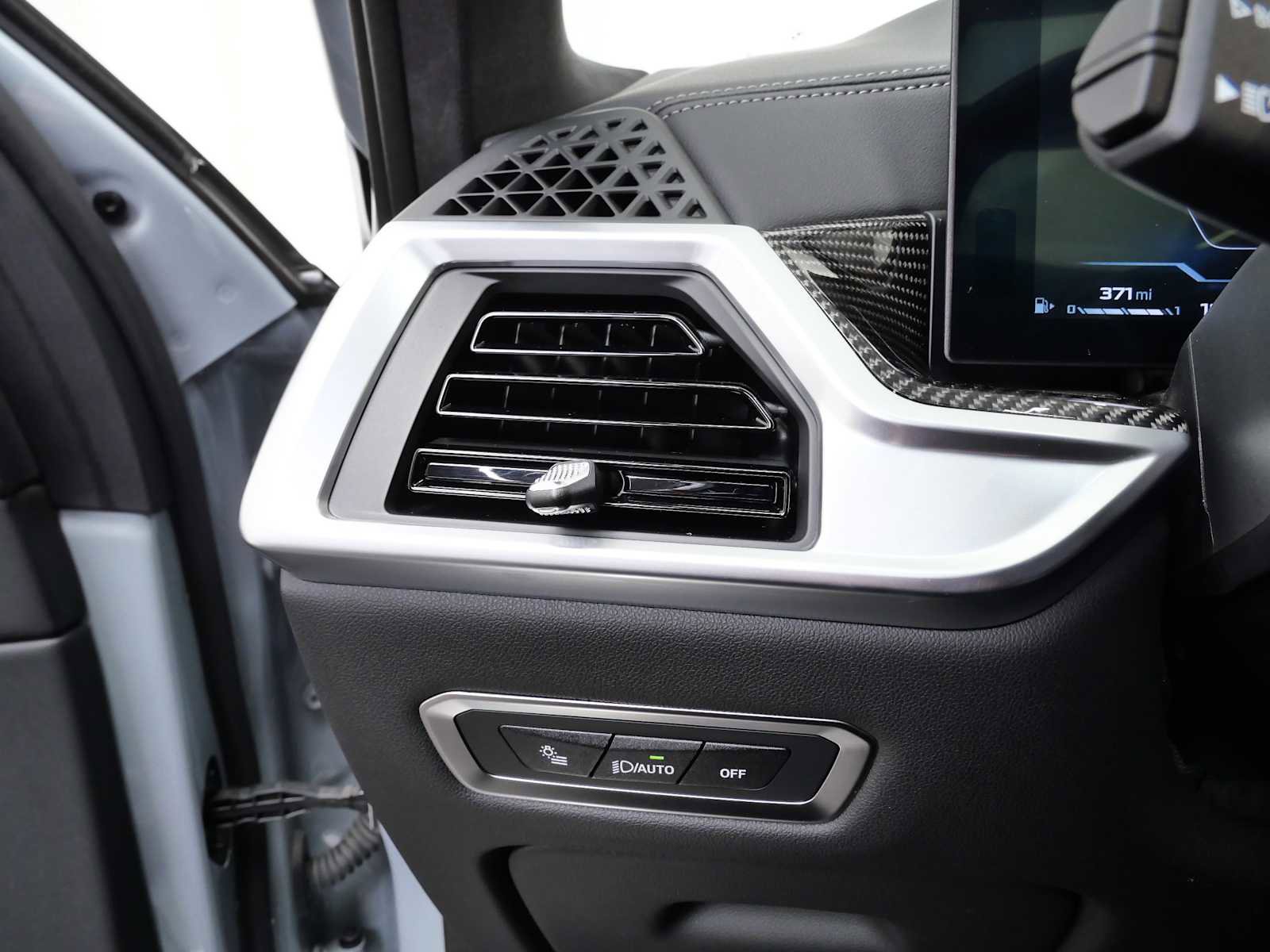 Used 2025 BMW X7 M60i image 31