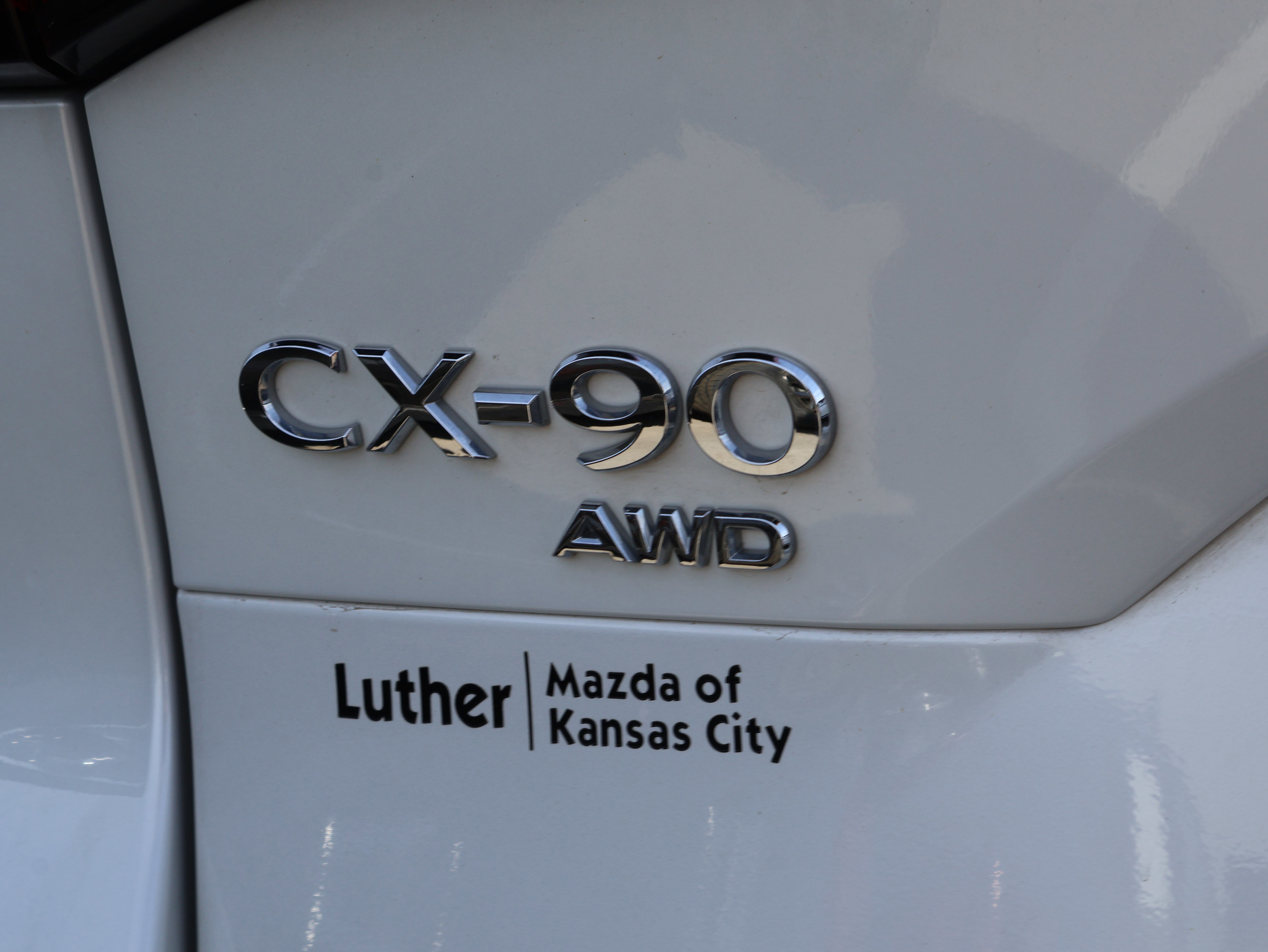 Used 2024 MAZDA CX-90 Plug-In Hybrid w/ Preferred image 17