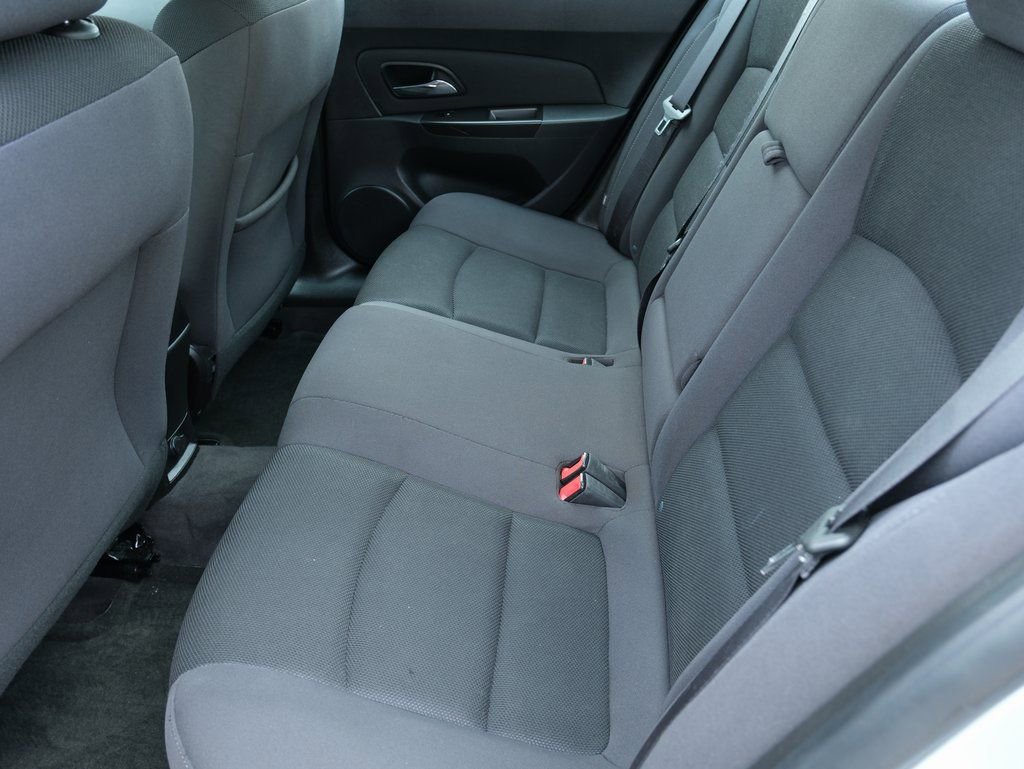 Used 2016 Chevrolet Cruze LT w/ Technology Package image 28