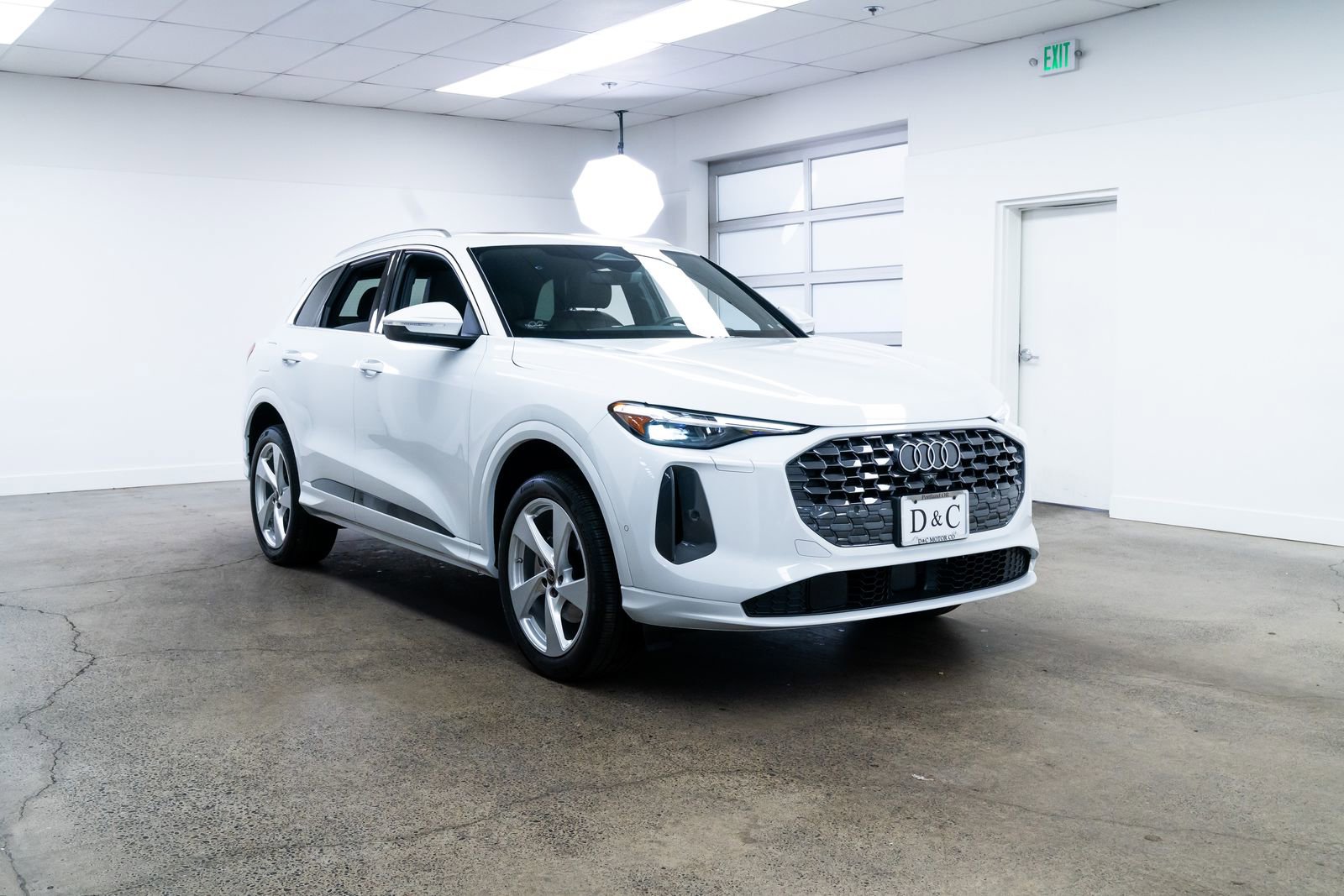 Used 2025 Audi Q5 Premium Plus w/ Premium Plus image 27