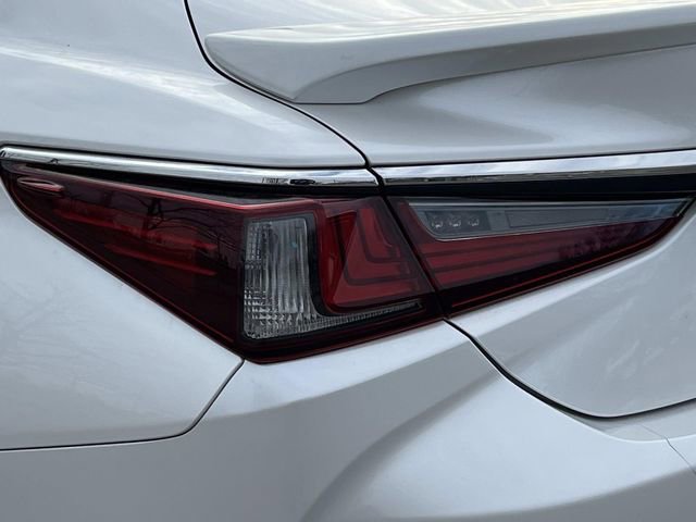 Certified 2024 Lexus ES 350 Ultra Luxury w/ Accessory Package (Z2) image 10