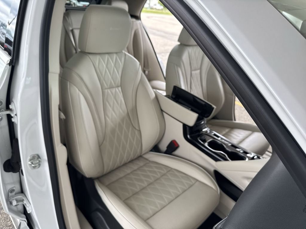 Certified 2023 Buick Envision Avenir AWD/4WD image 25