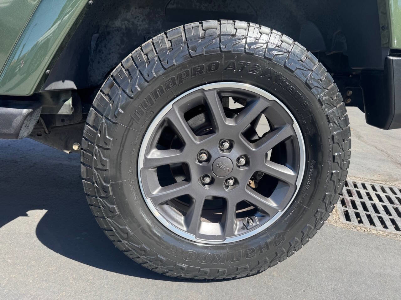 Used 2008 Jeep Wrangler Sahara AWD/4WD image 16